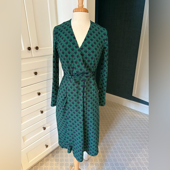 Elegant Green Geometric Wrap Dress - S - Picture 1 of 3
